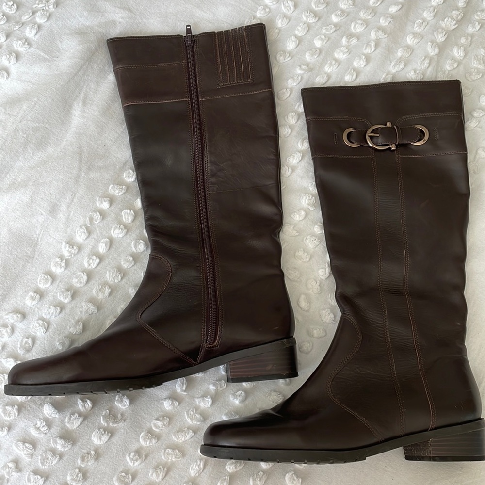 Michelle D dark brown riding boots size 9